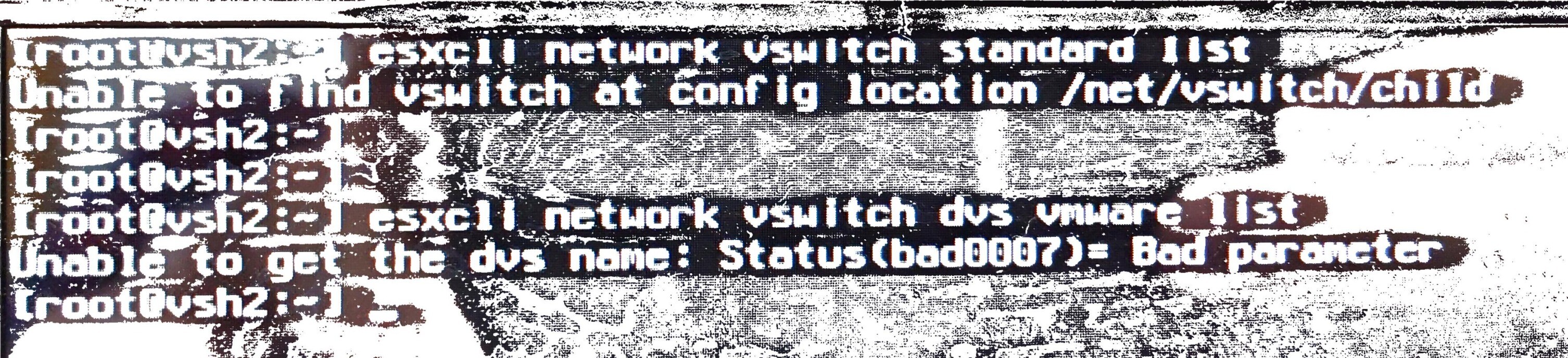 ESXi 콘솔에서 표준 vSwitch 구성 위치를 찾지 못했다는 네트워크 명령 오류가 반복된 화면.