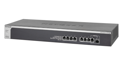8개의 10GbE 포트가 있는 Netgear XS708E 데스크톱 스위치 제품 사진.