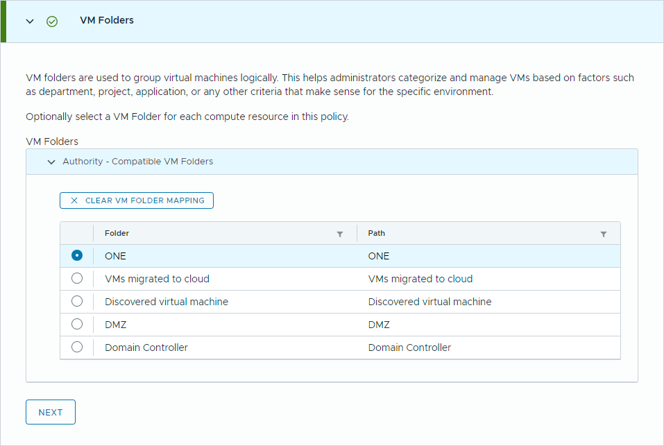 Data Services Manager VM Folders 단계에서 여러 폴더 목록 중 ONE 폴더를 선택한 화면.